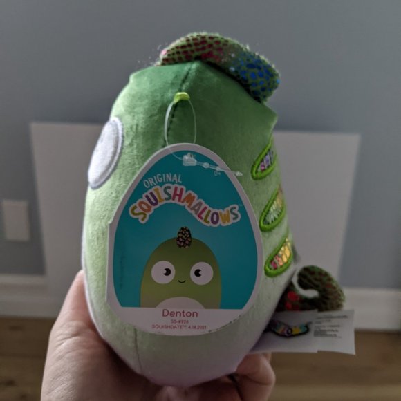 5" Denton Chameleon Squishmallow - Picture 2 of 3